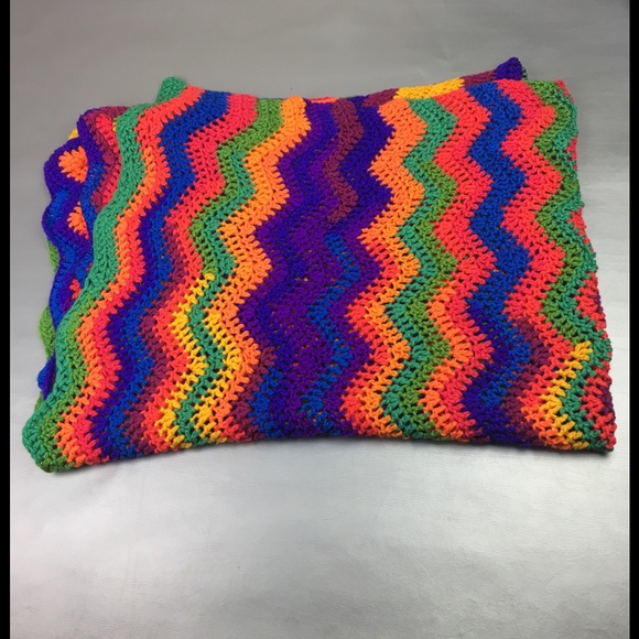 Handmade rainbow knitted throw blanket - Picture 2 of 10